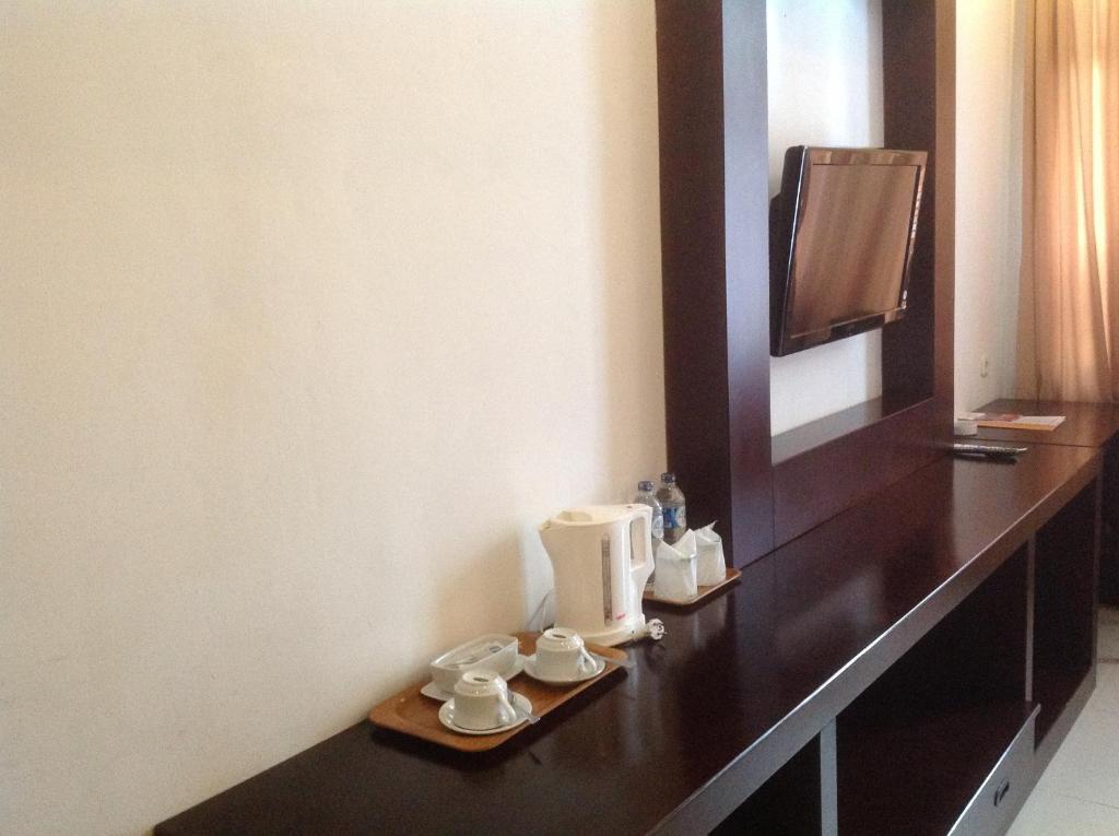 Hotel Swarna Dwipa Палембанг Екстериор снимка